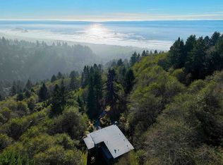 150 Charts Ct, Smith River, CA 95567