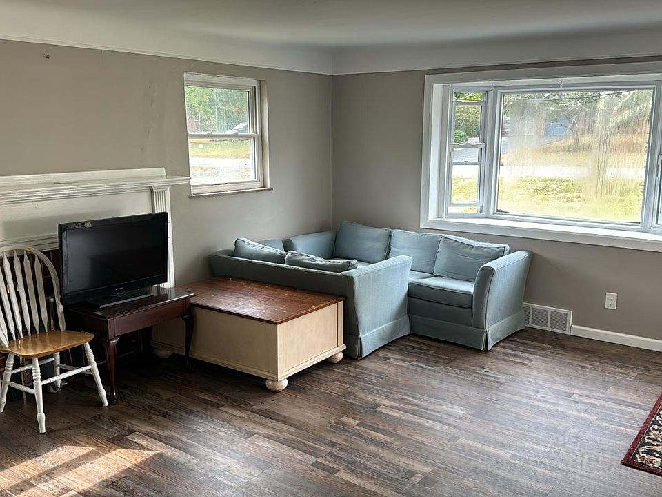 1st image of 2074 Forestlake Dr