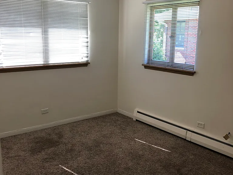 2111 Livingston St — Photo 12