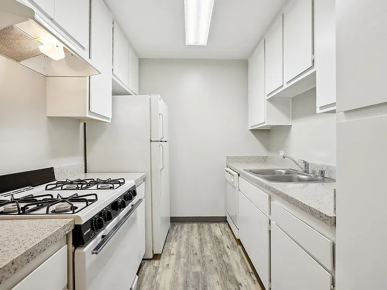 Park Vista Apartments — Photo 7