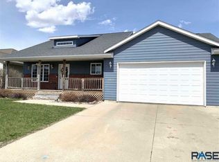 2612 E Sunrise Ct, Brandon, SD 57005