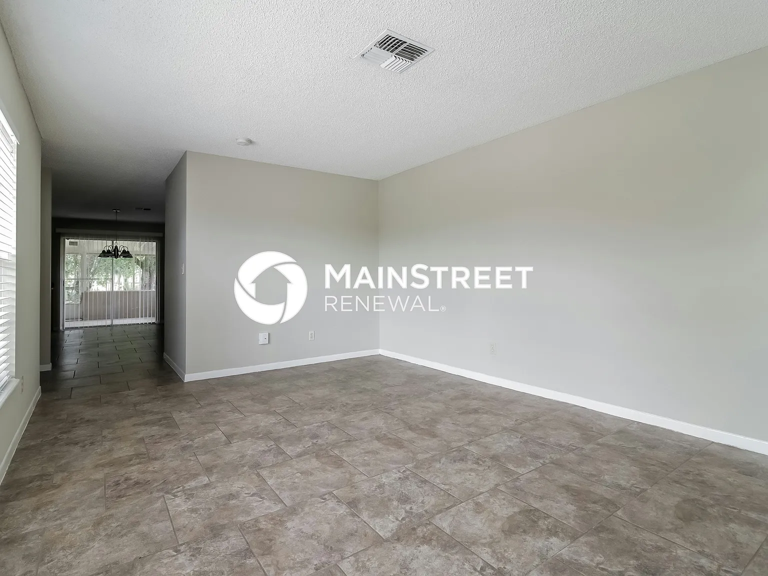 516 Bounty Ave NE — Photo 3