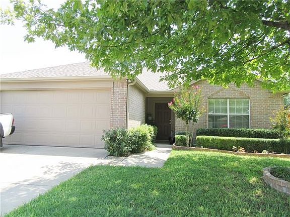 4th image of 1324 Periwinkle Dr