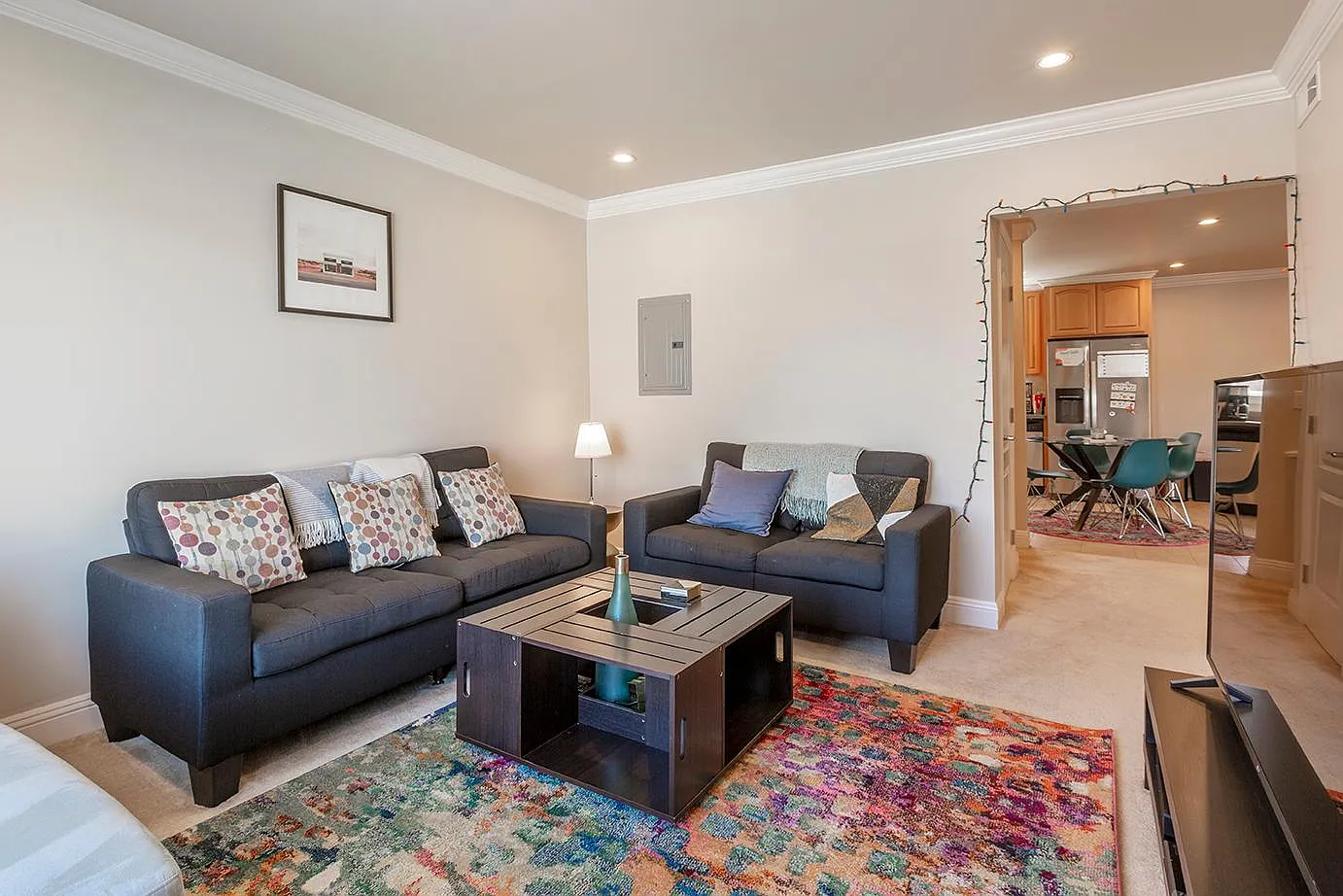 5 bed, 1300 sqft, $1,490 — Photo 2