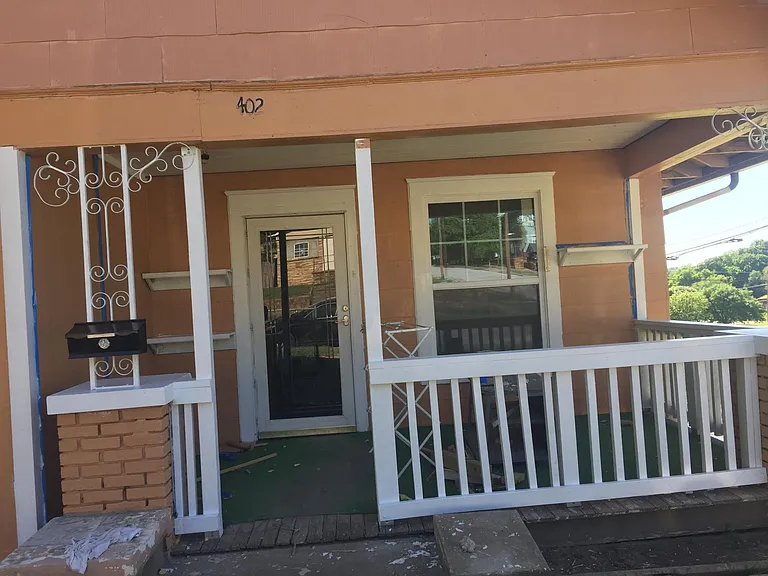 402 S Phoenix Ave — Photo 16
