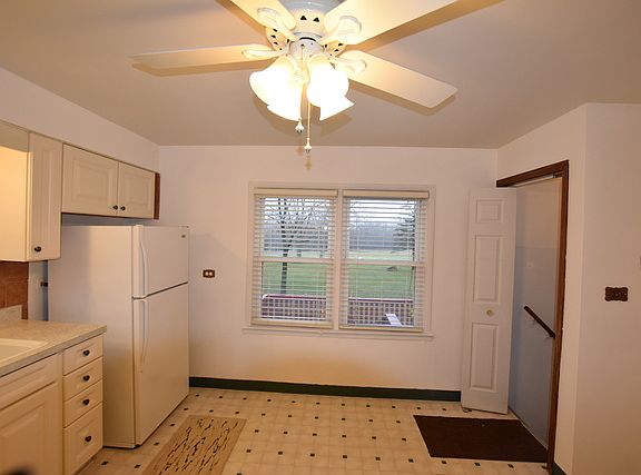 4th image of 17434 Parkside Ave