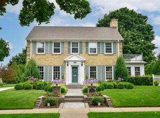 8626 Jackson Park Blvd, Wauwatosa, WI 53226