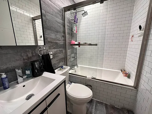 Rented by Massada Home Sales Inc | media 9