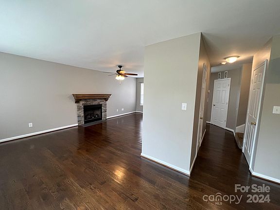 4th image of 123 Creekwood Dr
