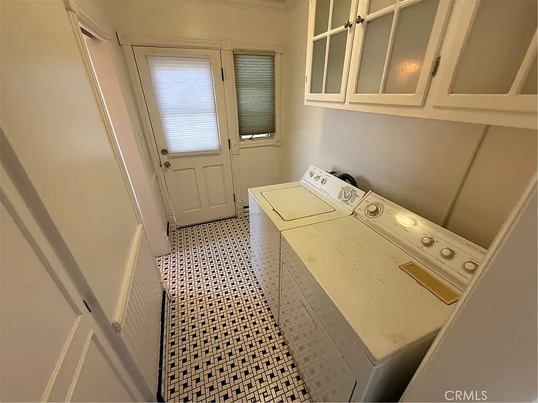929 E Grand Blvd — Photo 11