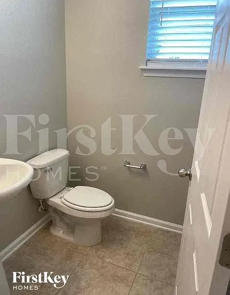 13668 Chipperfield Ln — Photo 9