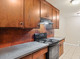 22521 30th Ave S #6, Seattle, WA 98198