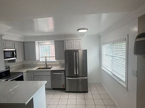 4th image of 4461 Green Ave APT C