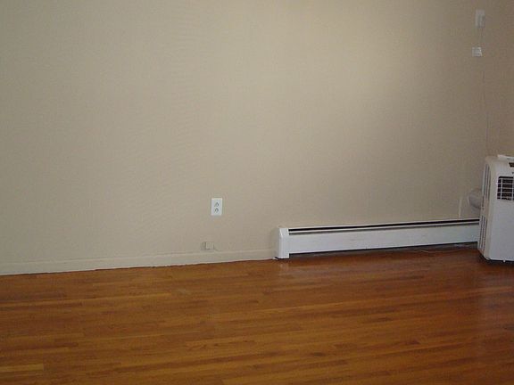 3rd image of 190 Ardmore Ave #2