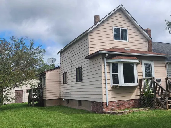 811 15th St N, Virginia, MN 55792