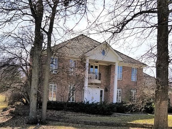 2nd image of 4304 Royal Fox Dr