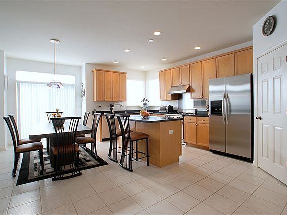 4th image of 313 W Caldwell Dr