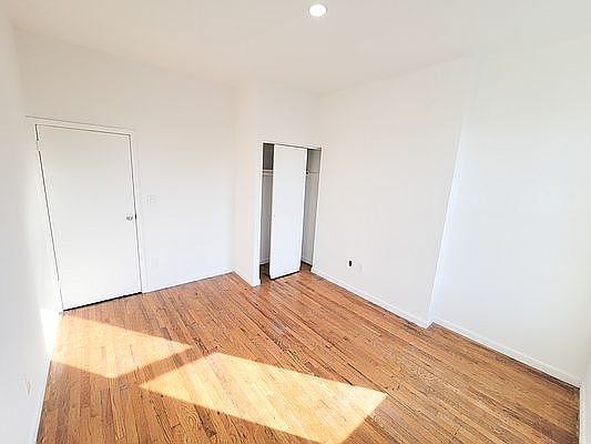 5th image of 2333 1st Ave APT 4d