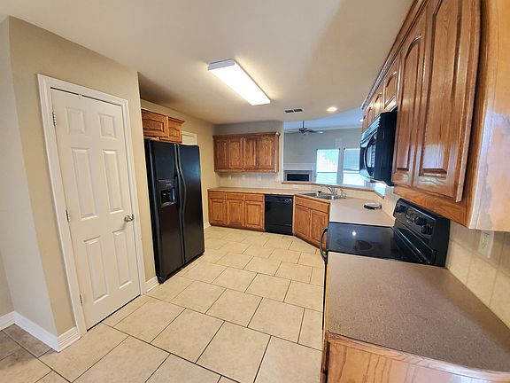 4th image of 208 Amanda Ct