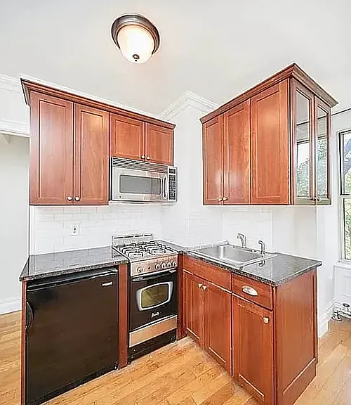 42 Grove St #4B — Photo 2