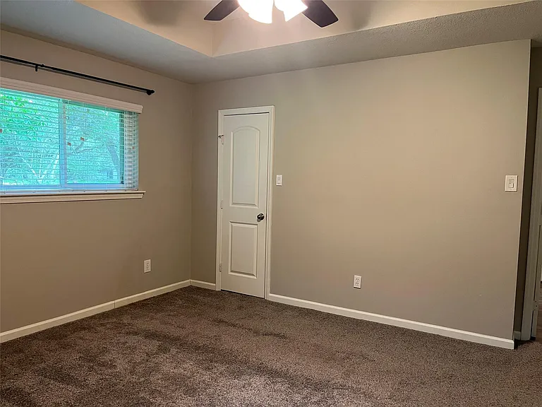 304 S Shadowbend Ave — Photo 24
