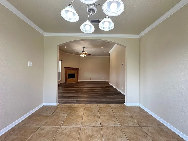 2601 Lavender Ln — Photo 16