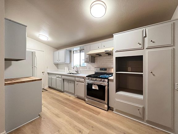 3rd image of 280 Ladera St
