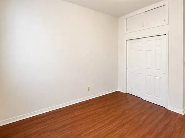 108 Graham Avenue image 1 of 4