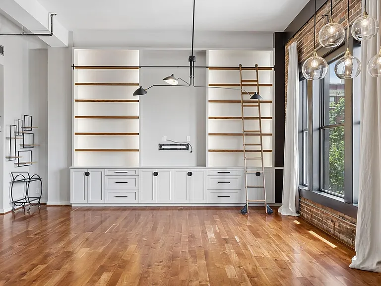 915 Franklin St #2L — Photo 12