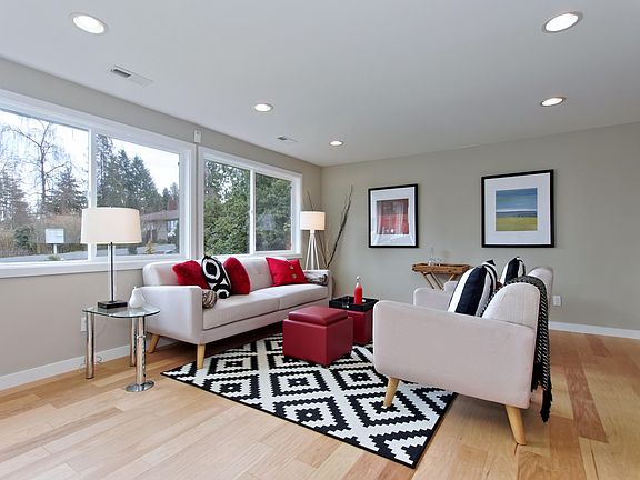 4th image of 10325 32nd Ave NE