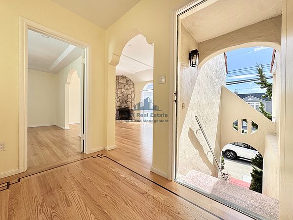 3rd image of 3724 Lawton St