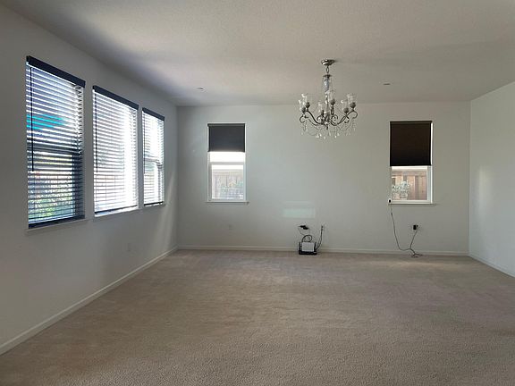 3rd image of 18143 Calaveras Dr