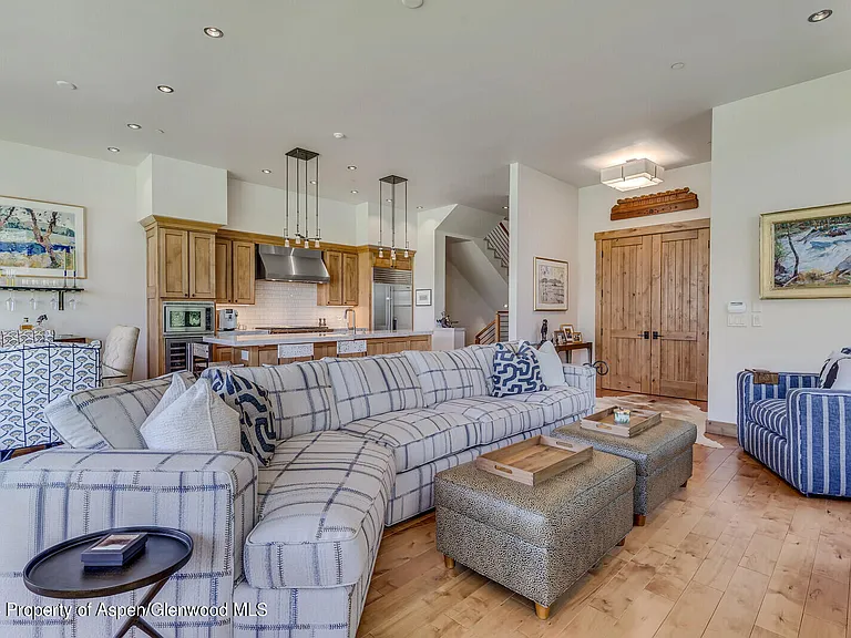 138 Club Lodge Dr — Photo 11