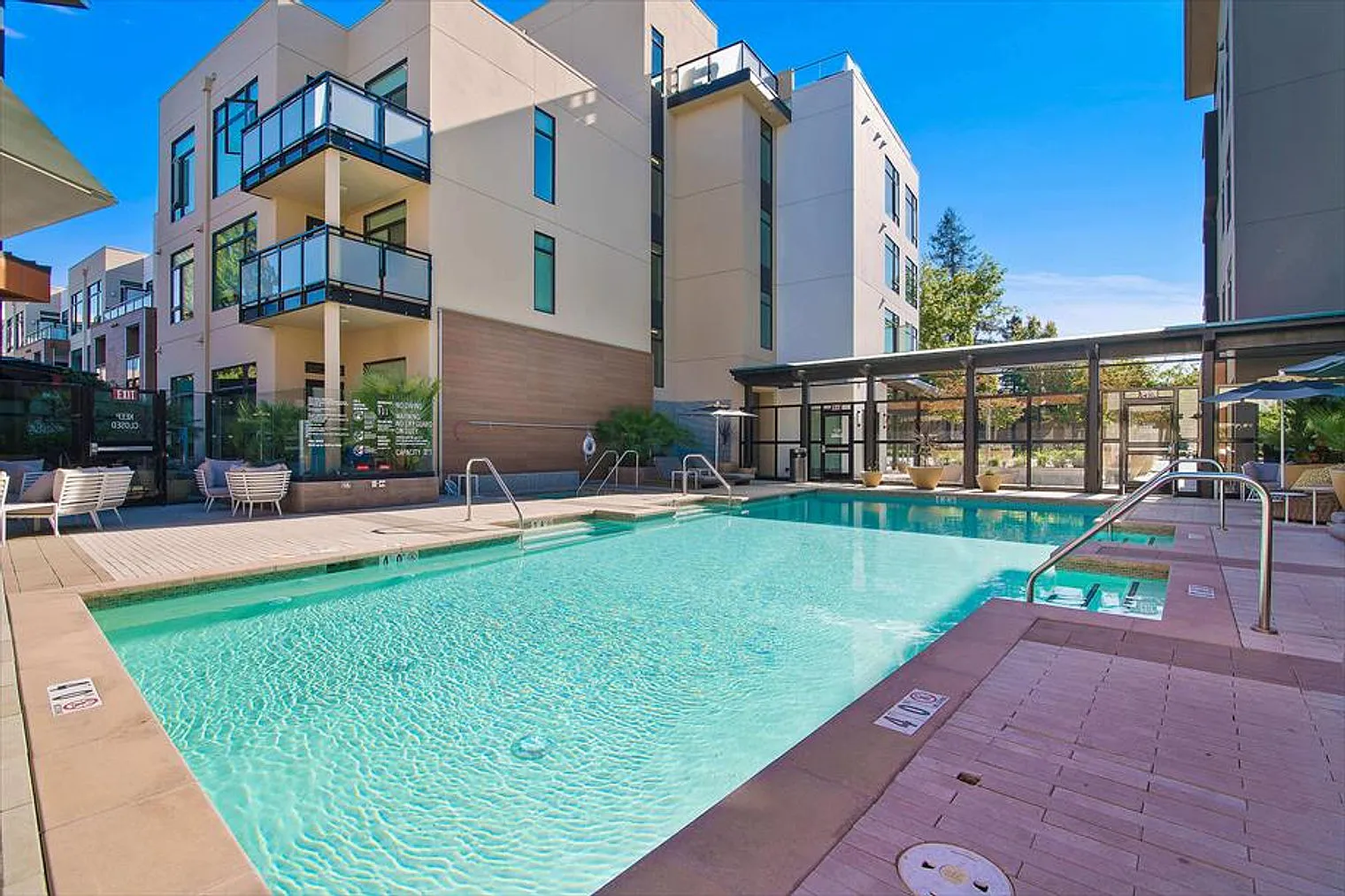 1 bed, 1.0 bath, 785 sqft, $6,018 — Photo 3