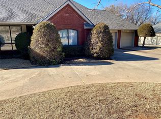 1813 Crossbow, Edmond, OK 73034
