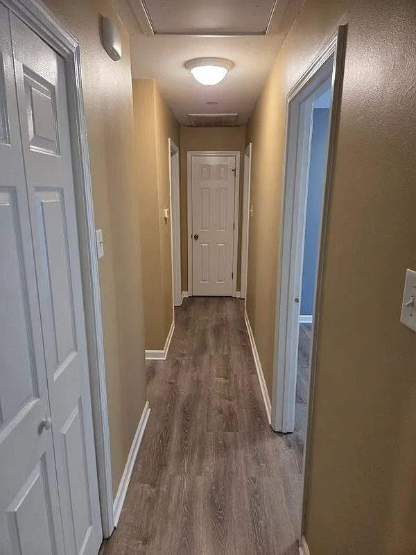 3 bed, 1.0 bath, 1100 sqft, $1,700 — Photo 4