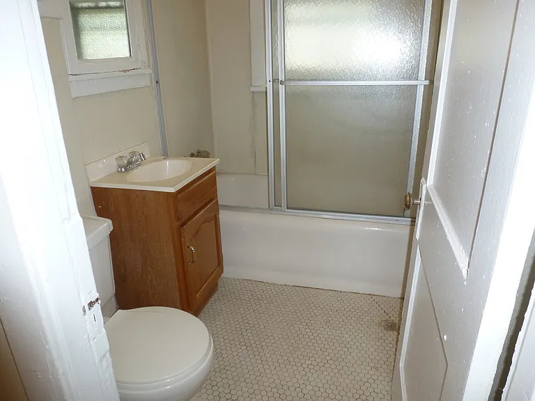 6648 Washington Ave — Photo 6