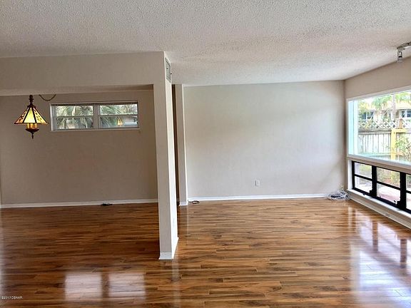 3rd image of 1236 Flagstone Dr