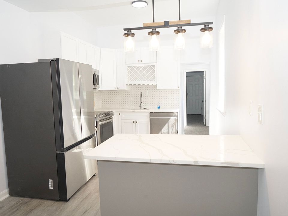 1st image of 2025 N 32nd St #1