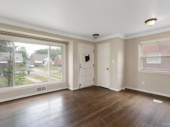 5th image of 336 Sherbourne St