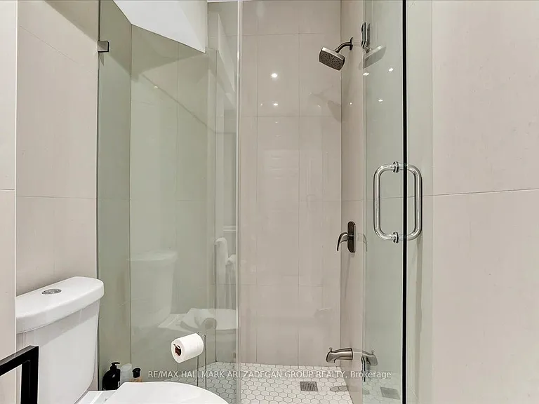 138 Booth Ave #MAIN FL — Photo 11