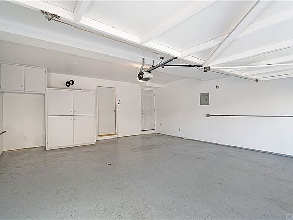 5th image of 421 N Chapel Ave