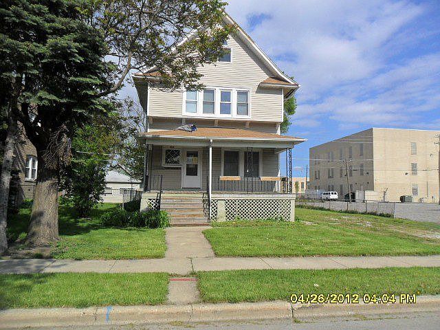 1st image of 829 S 15th Ave