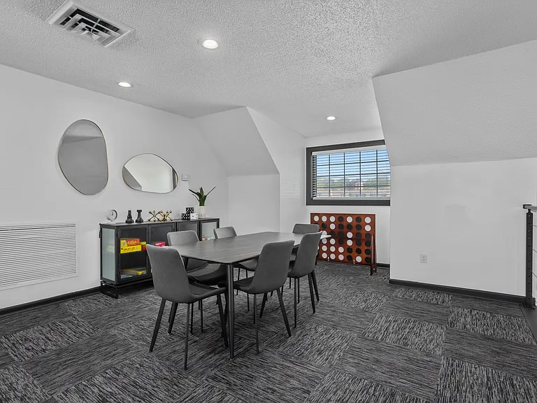 Fox Run Apartments — Photo 19