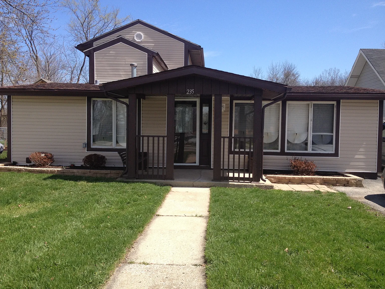 235 Durham Dr photo 1