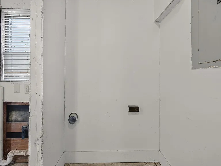 2618 Arlex Dr E — Photo 29