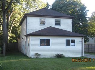 1102 Wood St, Valparaiso, IN 46383