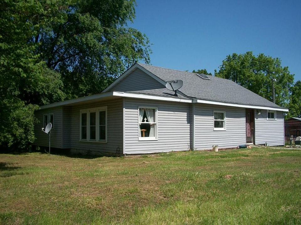 1st image of 302 S Main St