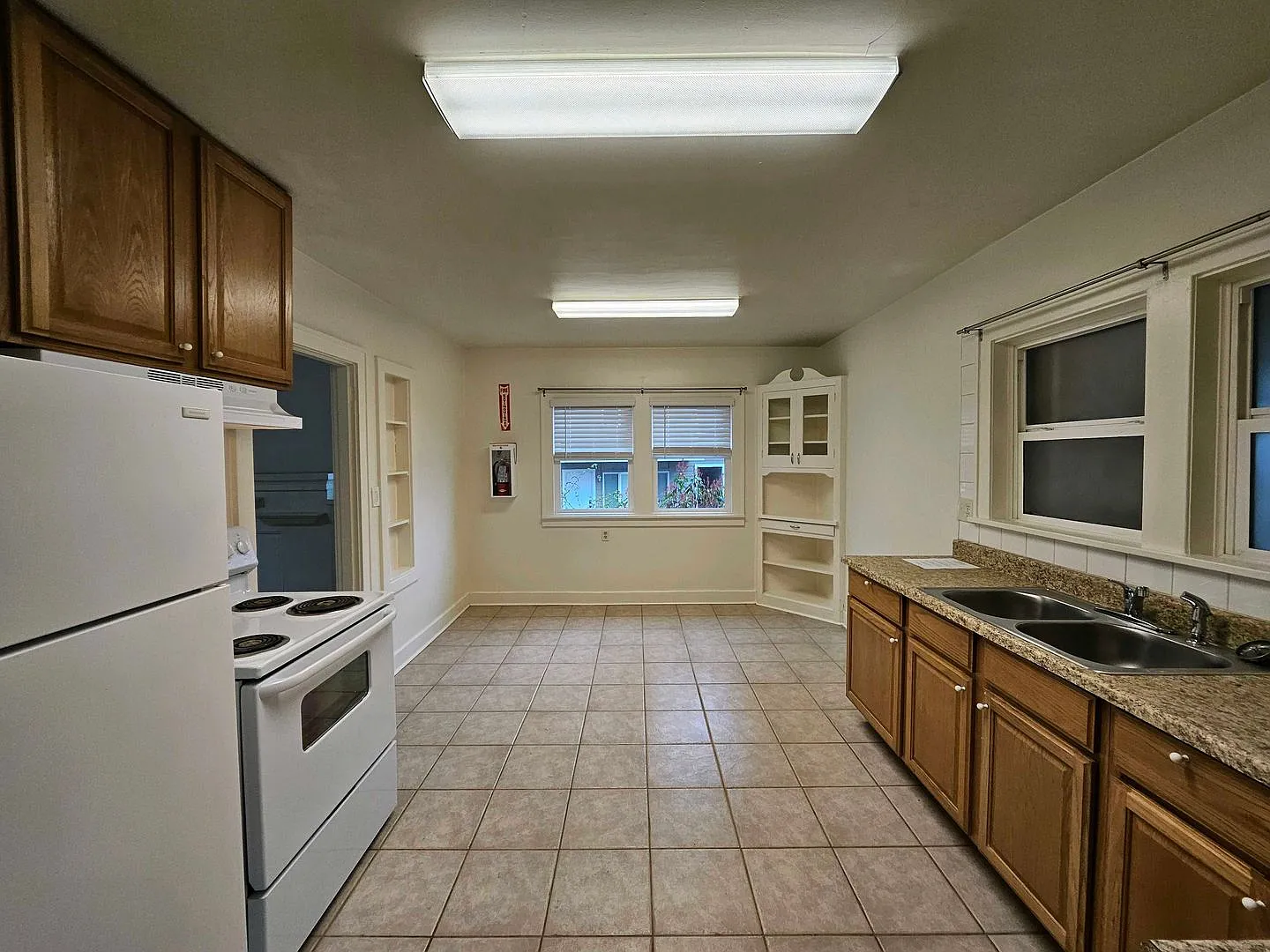 11380 Greenburg Apartments — Photo 3