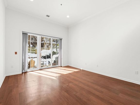 3rd image of 61 Grand St APT 1C